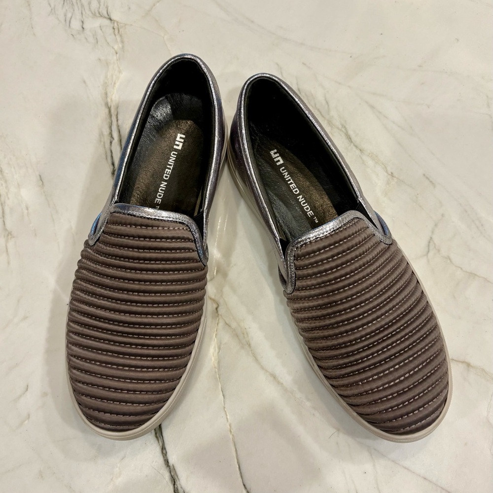 Unisex Grey and Silver Ribbed Slip-On Loafers